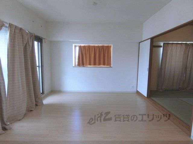 居室・リビング　リビング