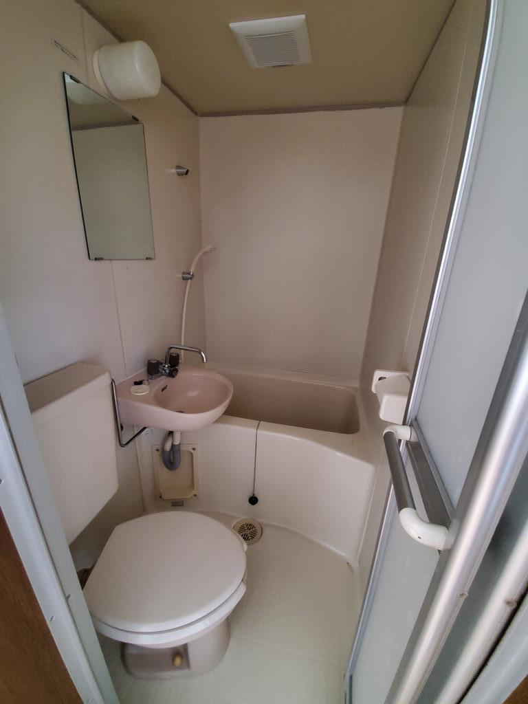 バス・シャワールーム　参考写真反転タイプ