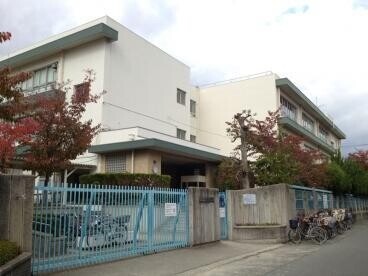 小学校　茨木市立水尾小学校（小学校）まで246m