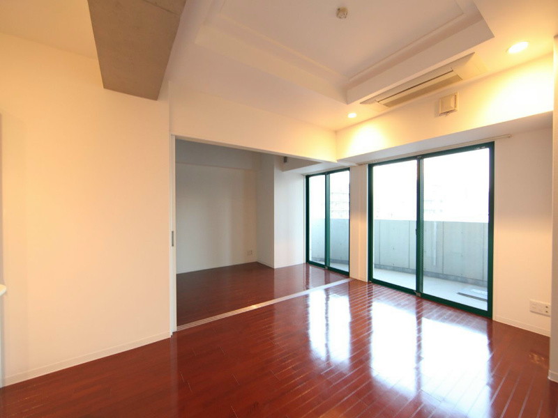 バルコニー　ＬＤＫ13.9帖　洋室7.8帖　つなげても仕切っても使えます