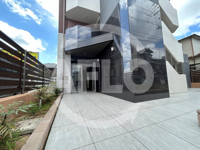 エントランス　パークナードフィット美章園　エントランス