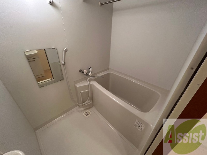 バス・シャワールーム　お風呂になります。一日の疲れを癒してくださいね。
