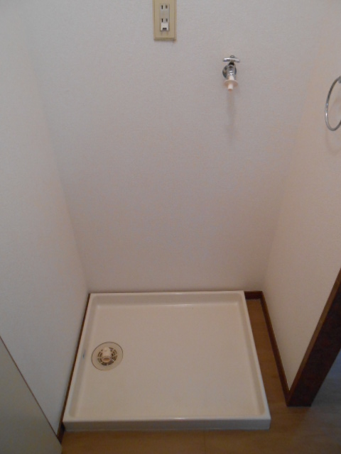 その他設備　屋内洗濯機置場・排水ドレンパン完備