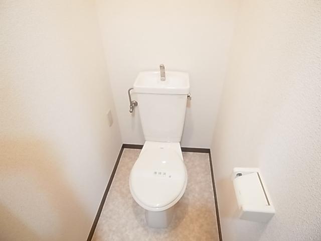 トイレ　清潔感のあるトイレです