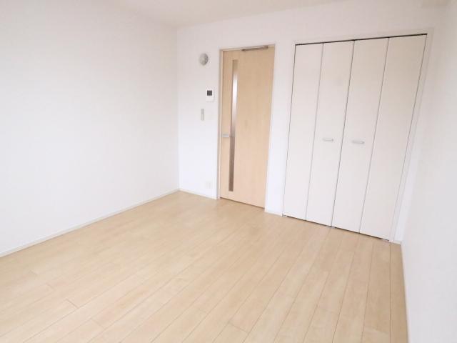 居室・リビング　こちらの居間で趣味の時間をお楽しみください