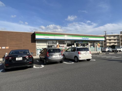 コンビニ　ファミリーマート 千葉出洲港店（コンビニ）まで293m