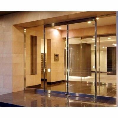 エントランス　ゆとりのあるエントランスです