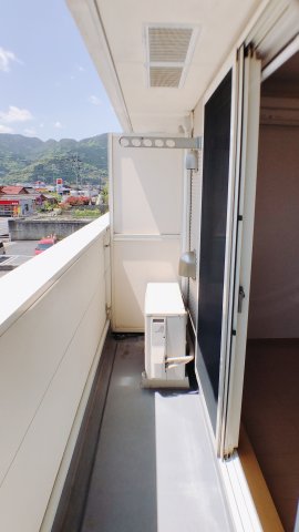 バルコニー　南向きで陽当たり良好