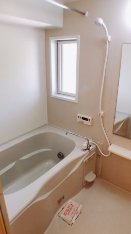 バス・シャワールーム　追炊き機能付オートバス