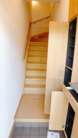 玄関　玄関ホールシューズＢＯＸ付