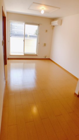 居室・リビング　広々使える11.4帖のリビング