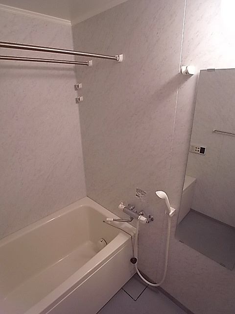 バス・シャワールーム　バスルーム