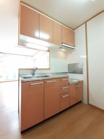 キッチン　コンパクトなキッチンで掃除もラクラク