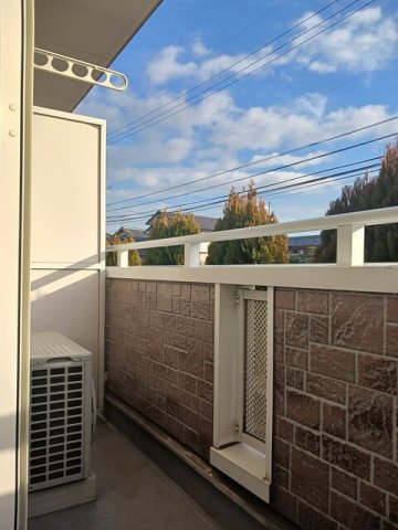 バルコニー　暖かな日差しのふりそそぐバルコニー