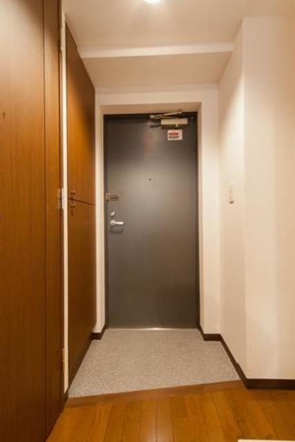 玄関　※写真は同タイプ住戸です。
