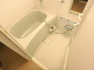 バス・シャワールーム　ゆったり過ごせるお風呂です