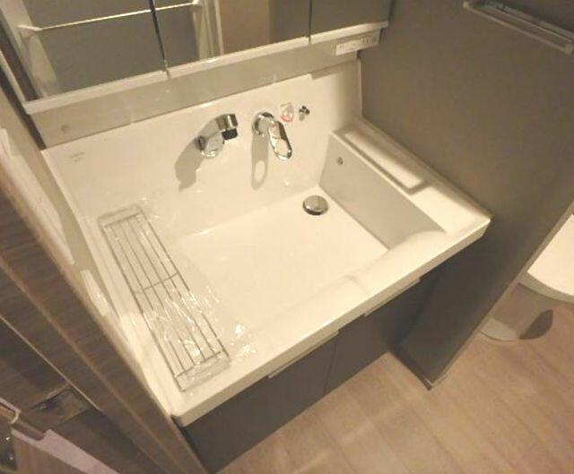 洗面設備　独立洗面化粧台付き