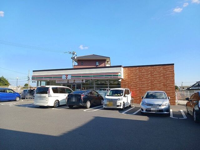 コンビニ　セブンイレブン（コンビニ）まで550m