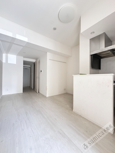 居室・リビング　ホワイトベースで明るい内装♪