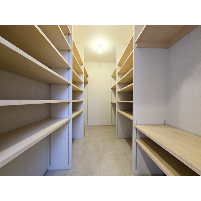 収納　シューズインクローク