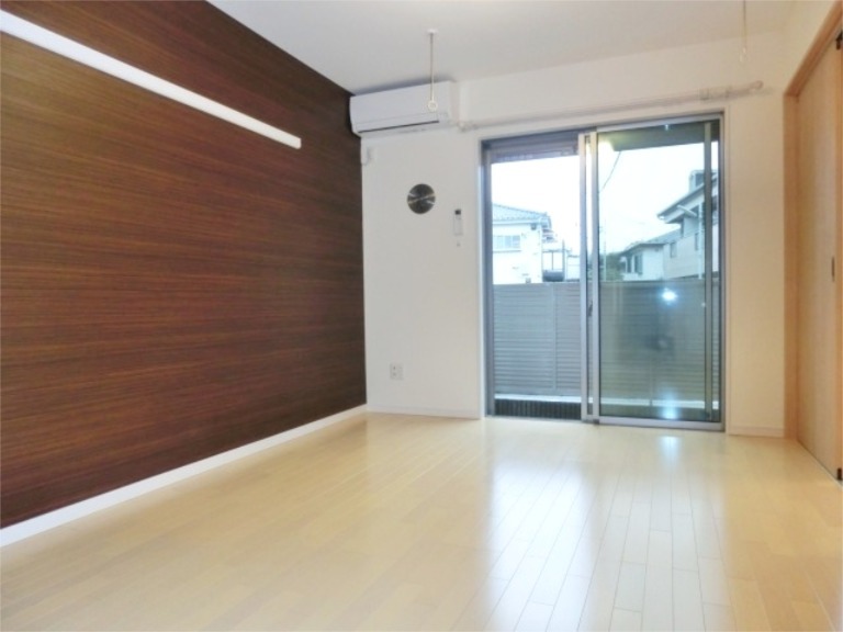 居室・リビング　洋室（５．５帖）