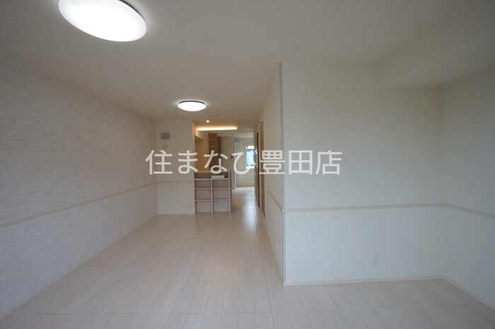 居室・リビング　同型別部屋写真