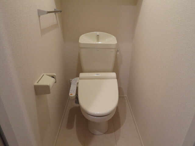 トイレ　温水洗浄暖房便座