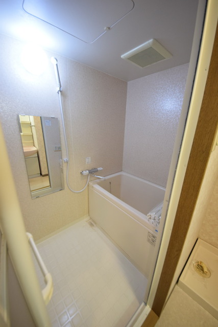 バス・シャワールーム　★ゆったりとしたバスルームで癒しのひと時を…★