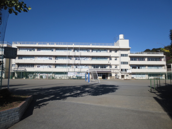 中学校　都田中学校（中学校）まで650m