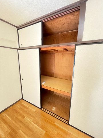 収納　洋室(2)☆