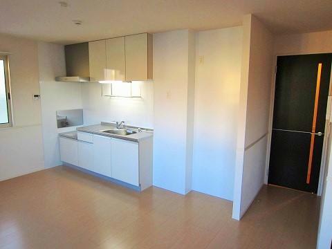 キッチン　室内写真は別部屋の写真です。