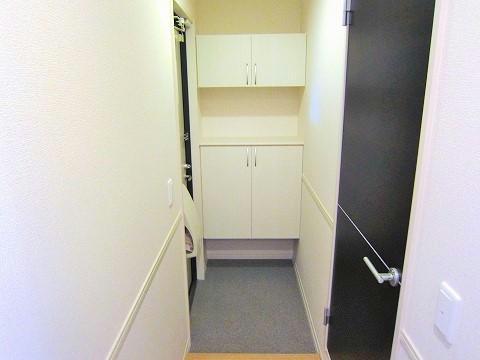 玄関　室内写真は別部屋の写真です。