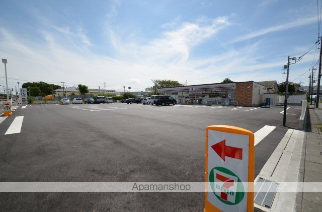 コンビニ　セブンイレブン（コンビニ）まで1608m