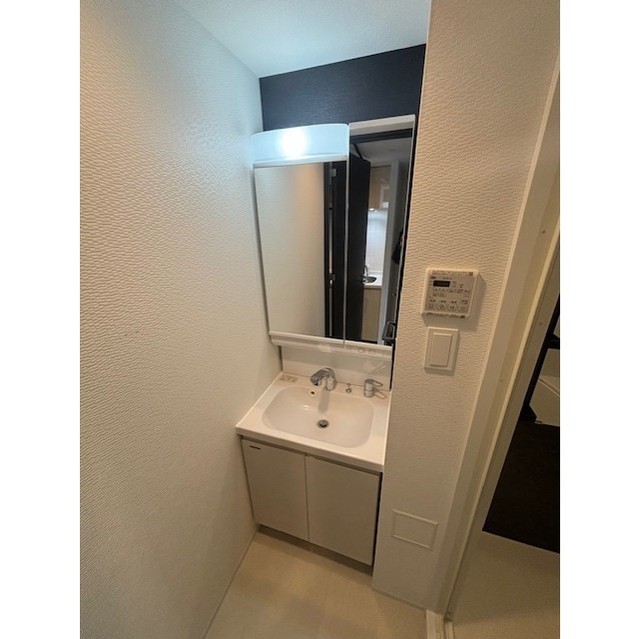 洗面設備　スペースが確保できる洗面所です