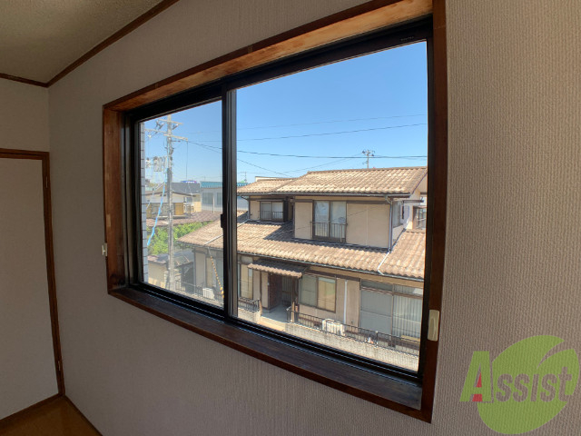 バルコニー　バルコニーはありません。室内干しになります。