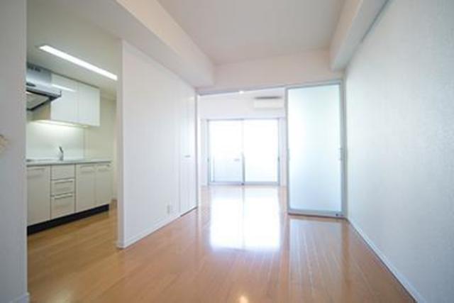 居室・リビング　☆明るい洋室☆