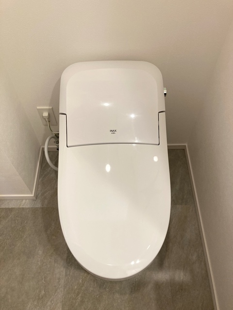 トイレ　※写真は同タイプ住戸です。