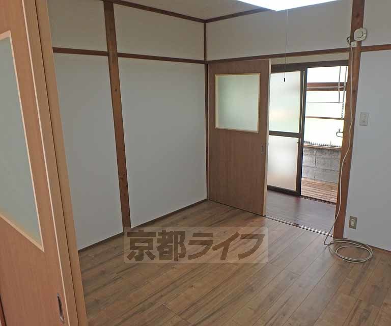 居室・リビング　フローリングもキレイ！