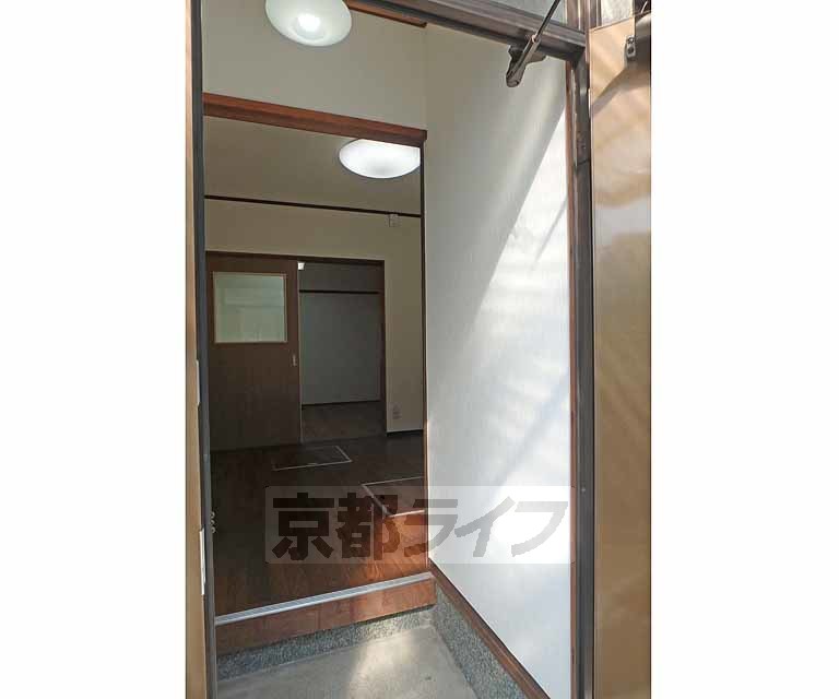 玄関　玄関からです！