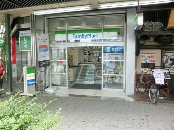 コンビニ　ファミリーマートJR天王寺駅北口店（コンビニ）まで267m
