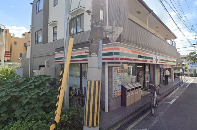 コンビニ　セブンイレブン　豊中螢池中町店（コンビニ）まで689m