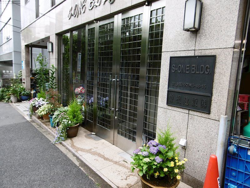 エントランス　■モニタ付オートロック