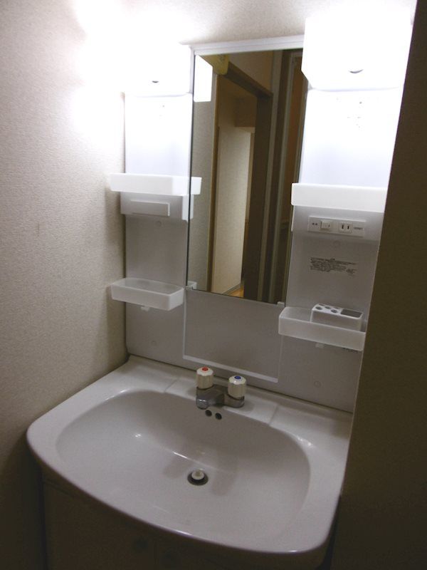 洗面設備　■収納＆鏡付き独立洗面台♪