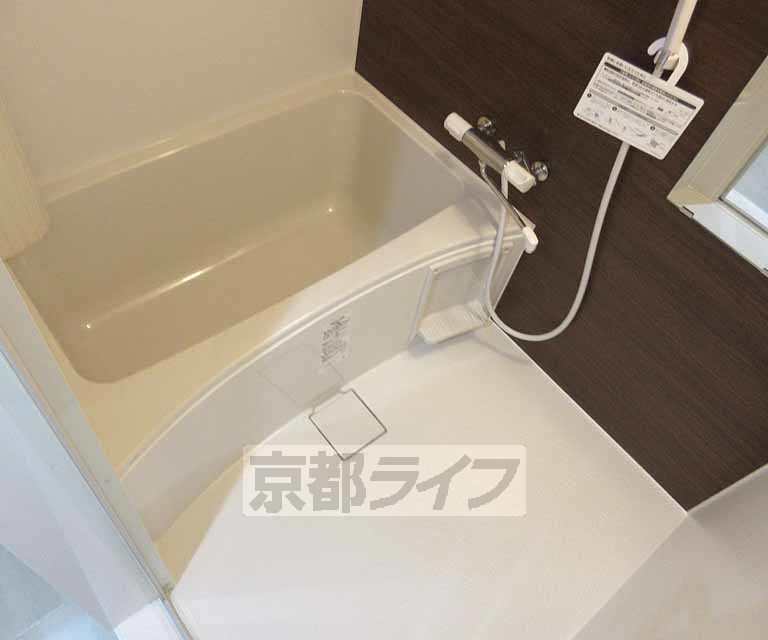 バス・シャワールーム　綺麗なバスルームです