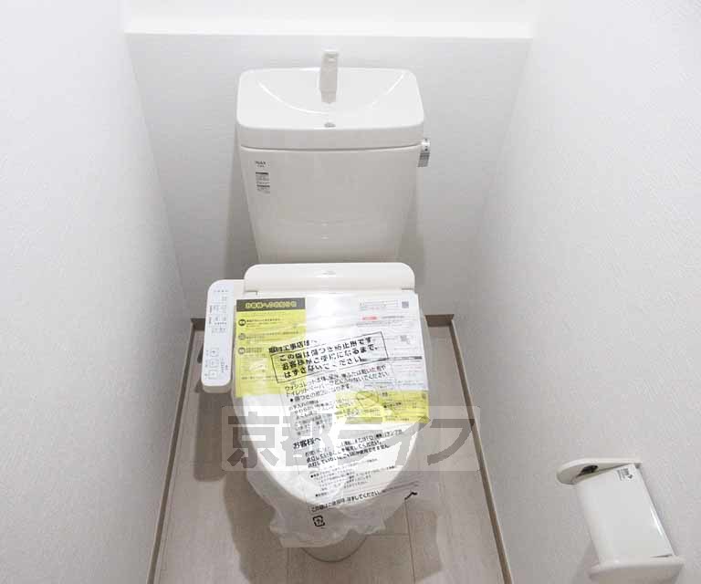 トイレ　ウォシュレット付きです