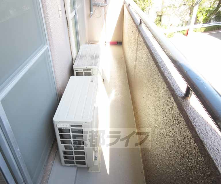 バルコニー　二つの部屋から行けるベランダです