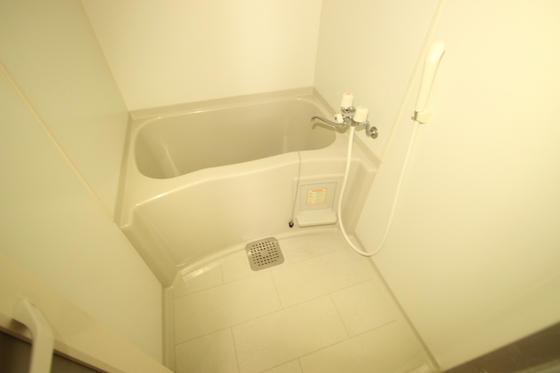 バス・シャワールーム　※別部屋の写真です