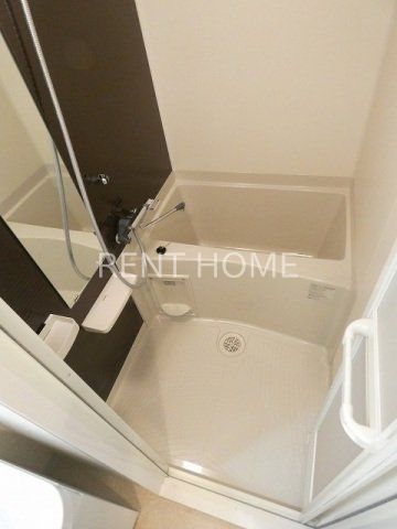 バス・シャワールーム　浴室乾燥機付きです