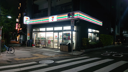 コンビニ　セブンイレブン 中央区新川2丁目店（コンビニ）まで82m