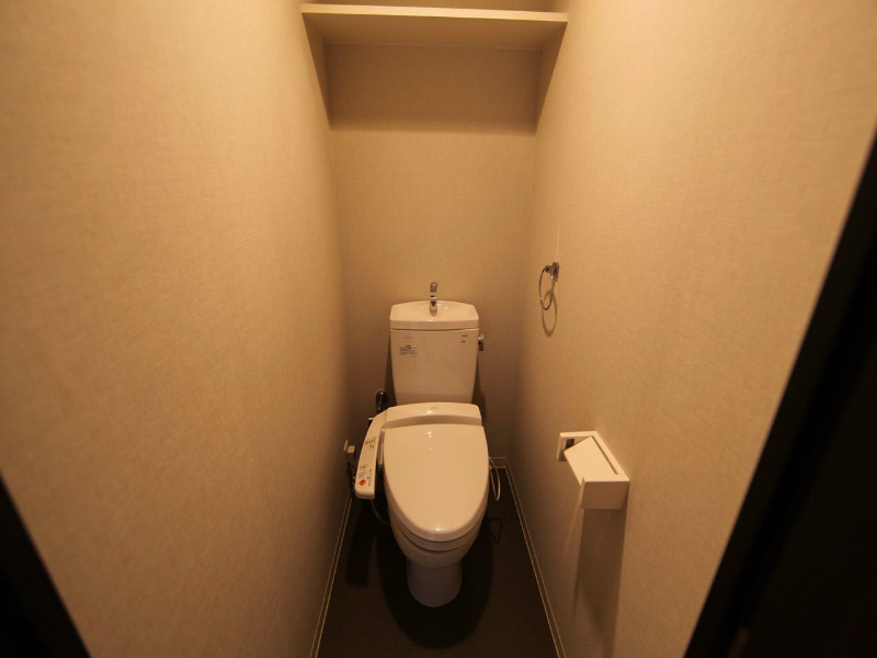 トイレ　温水洗浄便座付トイレ